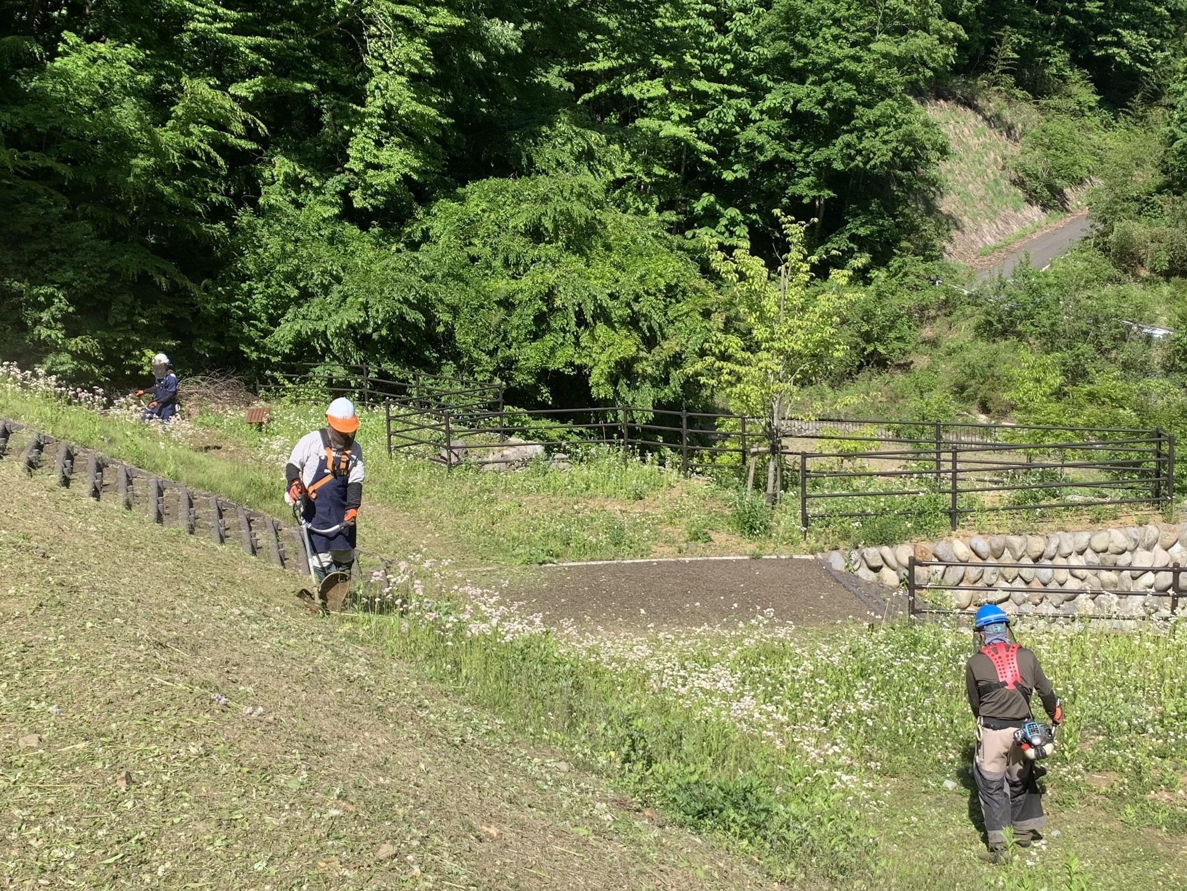 【公園管理事業】皆様に利用して頂けるよう公園の管理を行っています。